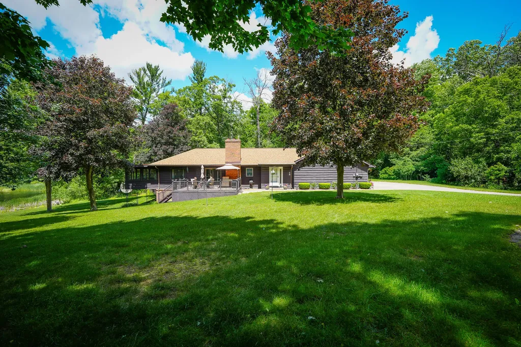 9411 Maple Hill Road Reynolds Township MI 49329