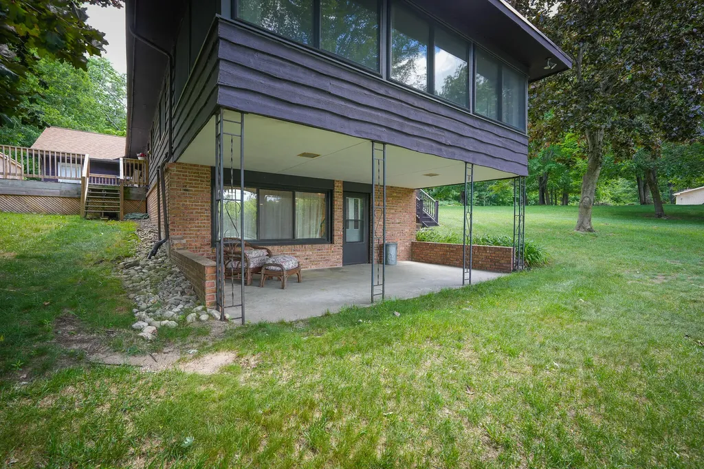 9411 Maple Hill Road Reynolds Township MI 49329