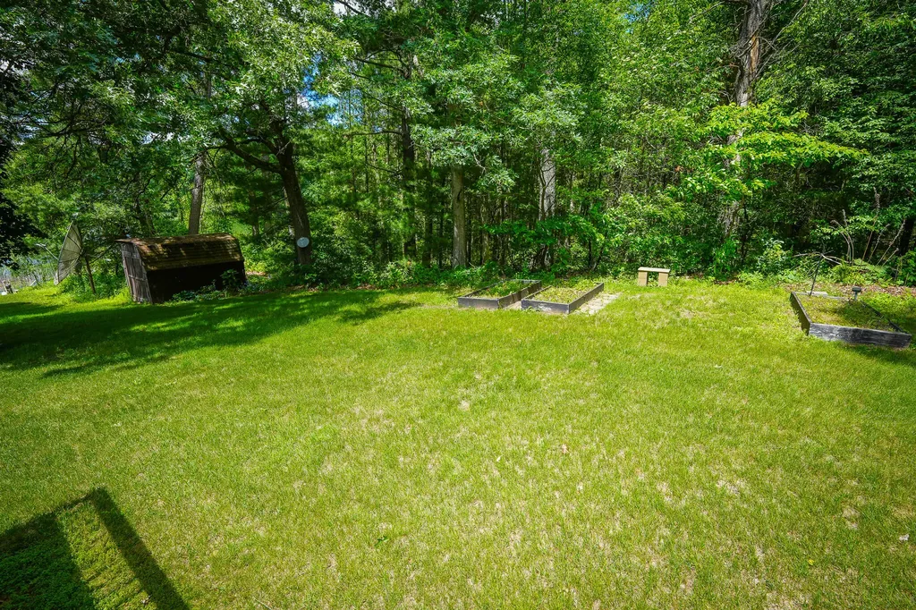 9411 Maple Hill Road Reynolds Township MI 49329