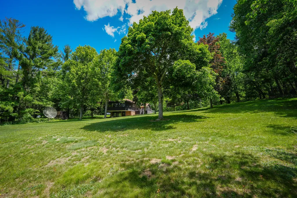 9411 Maple Hill Road Reynolds Township MI 49329