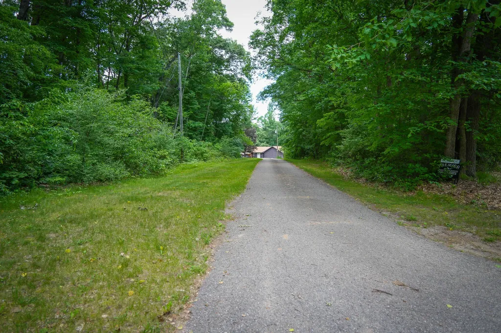 9411 Maple Hill Road Reynolds Township MI 49329