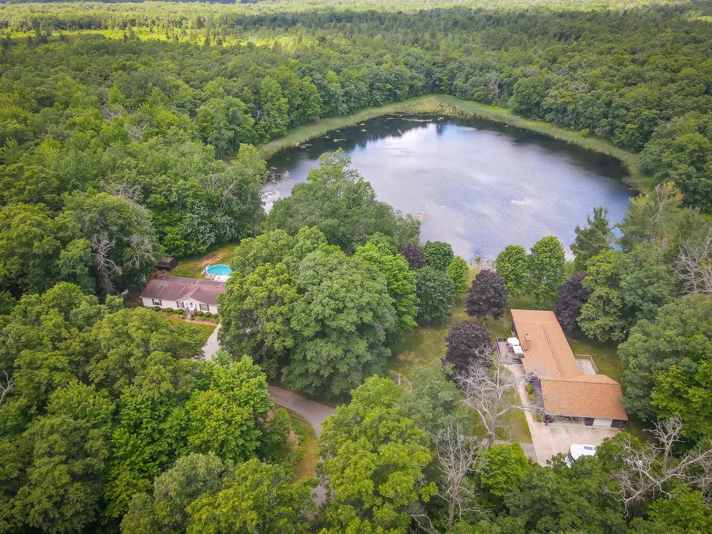 9411 Maple Hill Road Reynolds Township MI 49329
