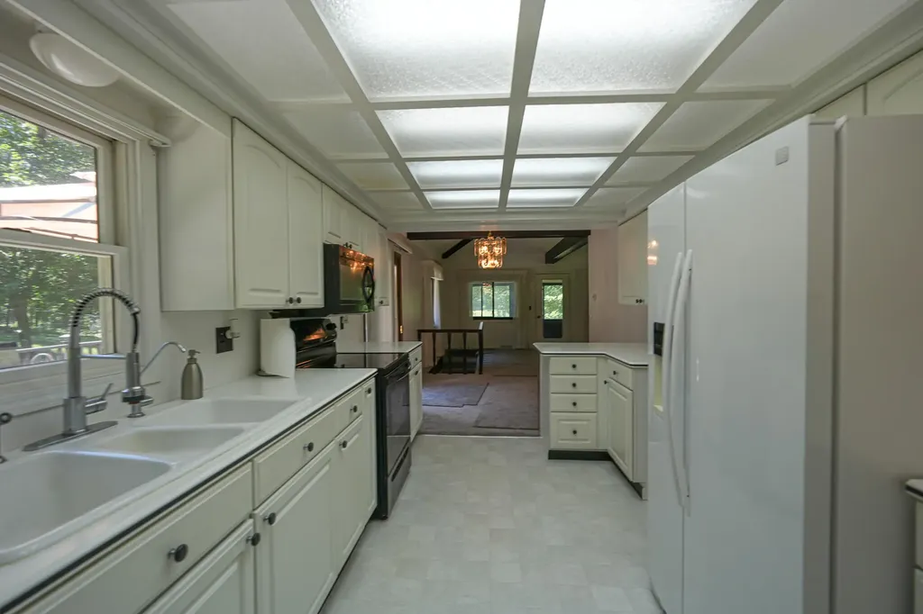9411 Maple Hill Road Reynolds Township MI 49329