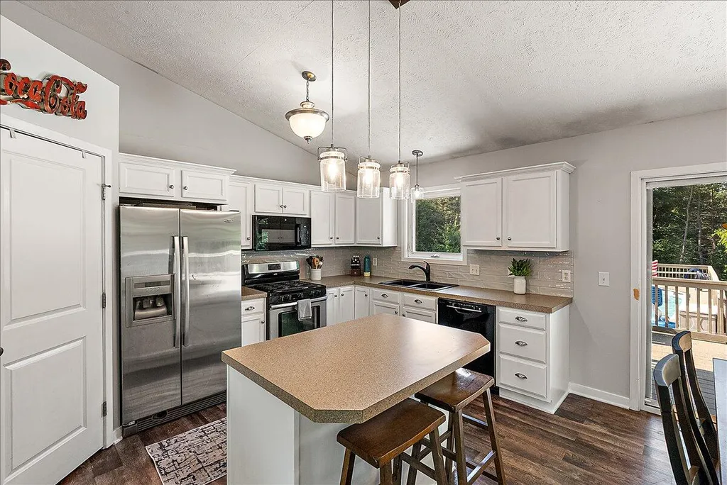 6473 Pine Point Court Polkton Charter Township MI 49404
