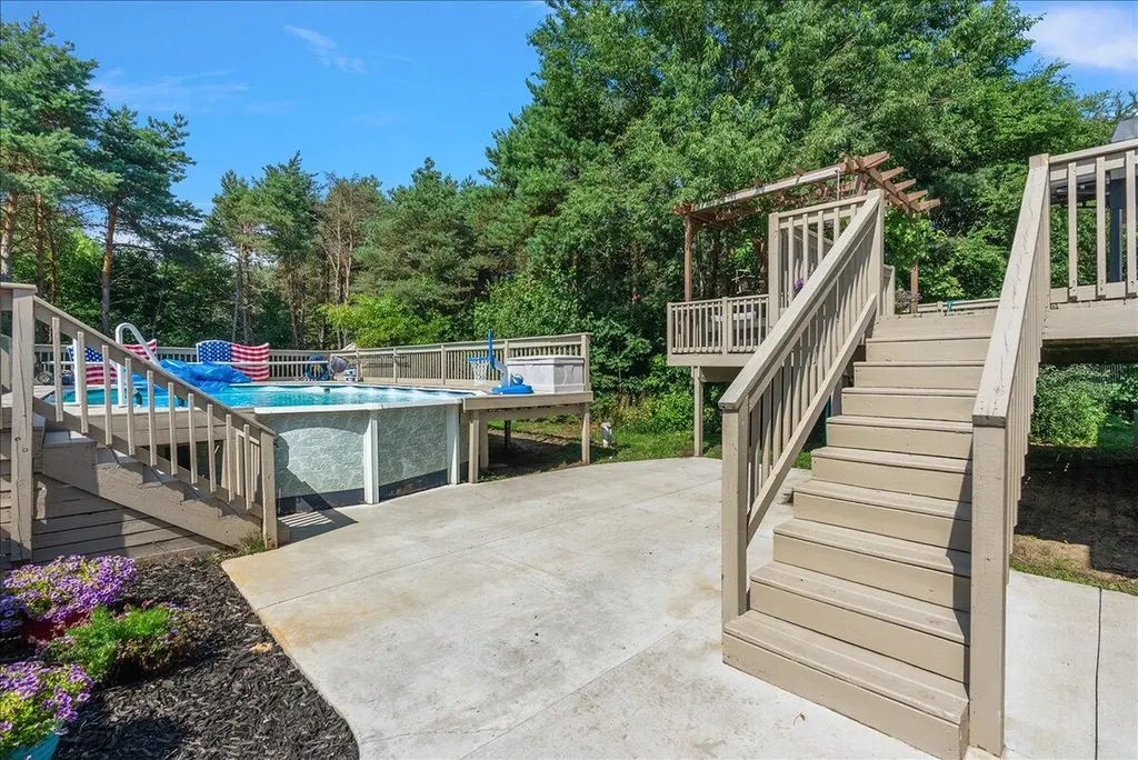 6473 Pine Point Court Polkton Charter Township MI 49404