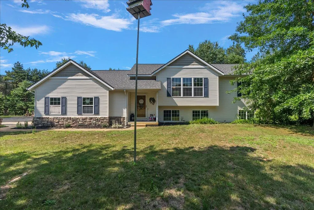6473 Pine Point Court Polkton Charter Township MI 49404