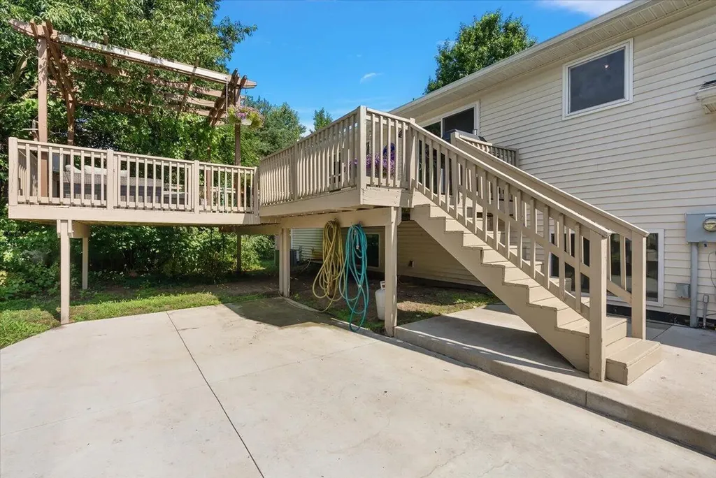 6473 Pine Point Court Polkton Charter Township MI 49404