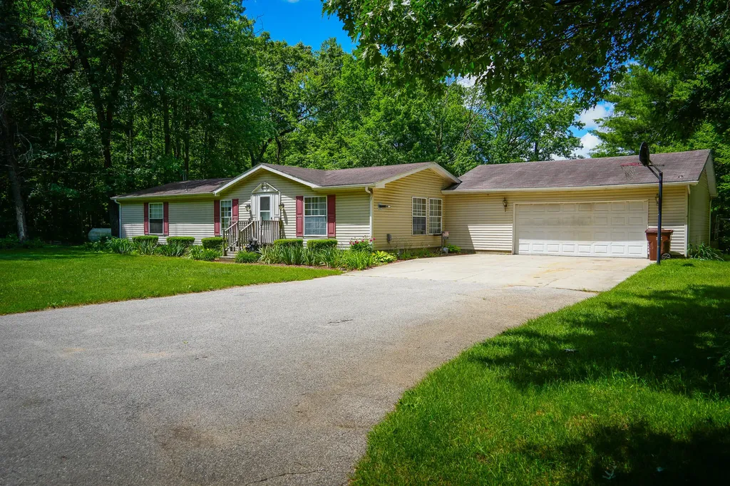 9339 Maple Hill Road Reynolds Township MI 49329