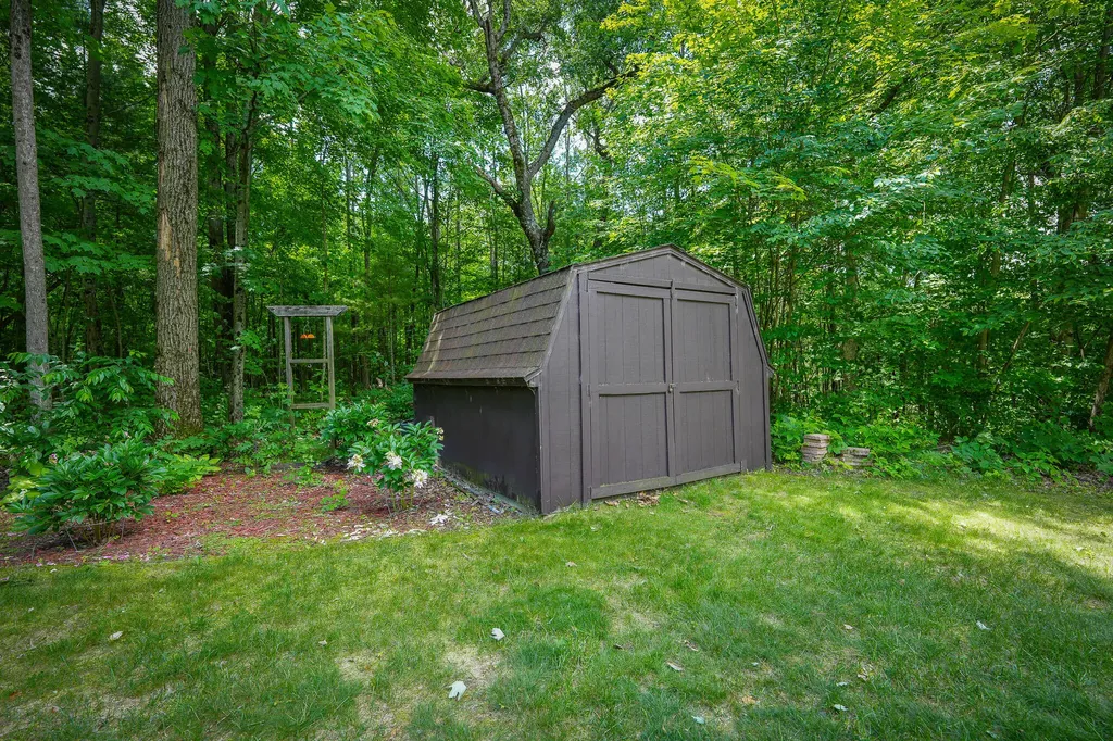 9339 Maple Hill Road Reynolds Township MI 49329
