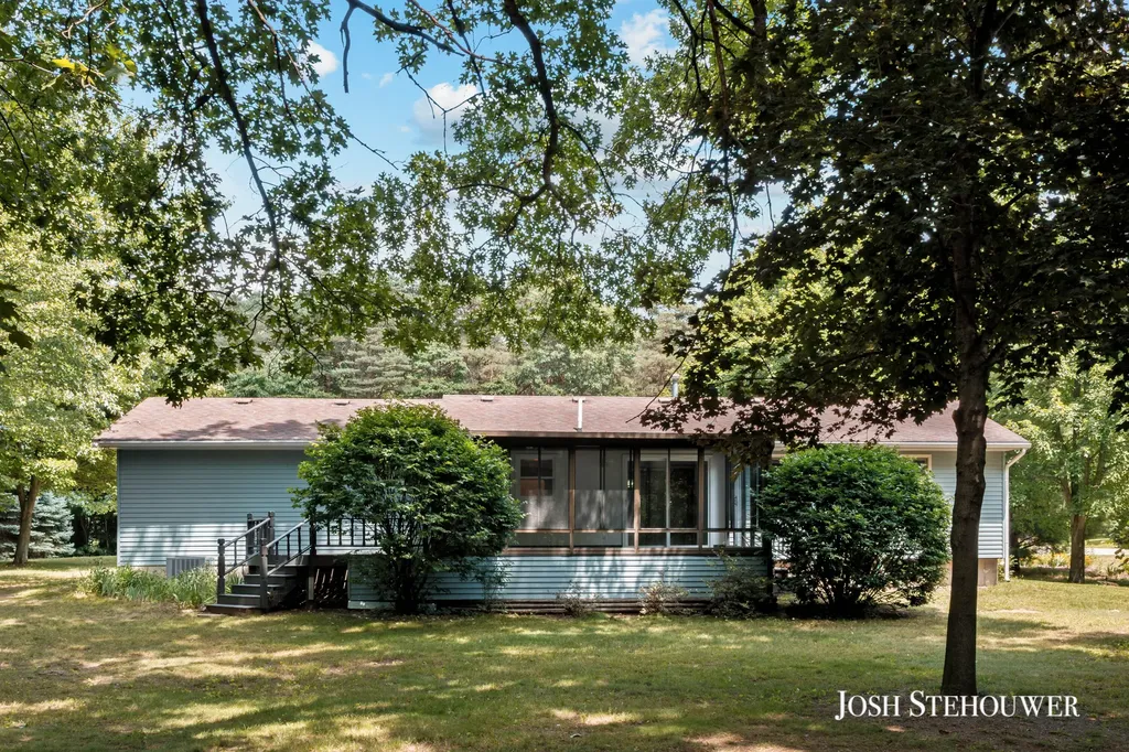 3776 Golf Circle Court Salem Township MI 49323