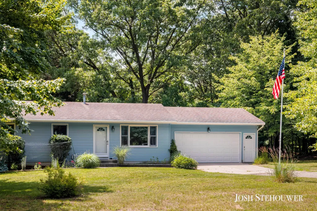 3776 Golf Circle Court Salem Township MI 49323