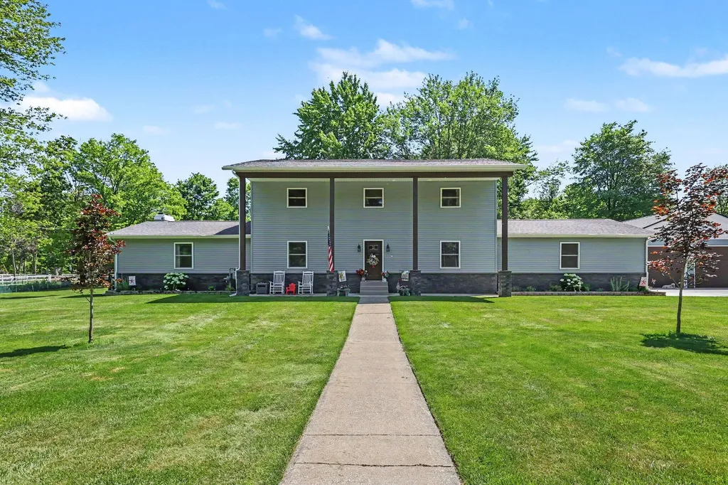 2932 S Maple Island Road Sullivan Township MI 49451