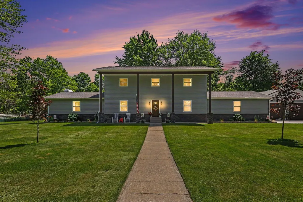 2932 S Maple Island Road Sullivan Township MI 49451