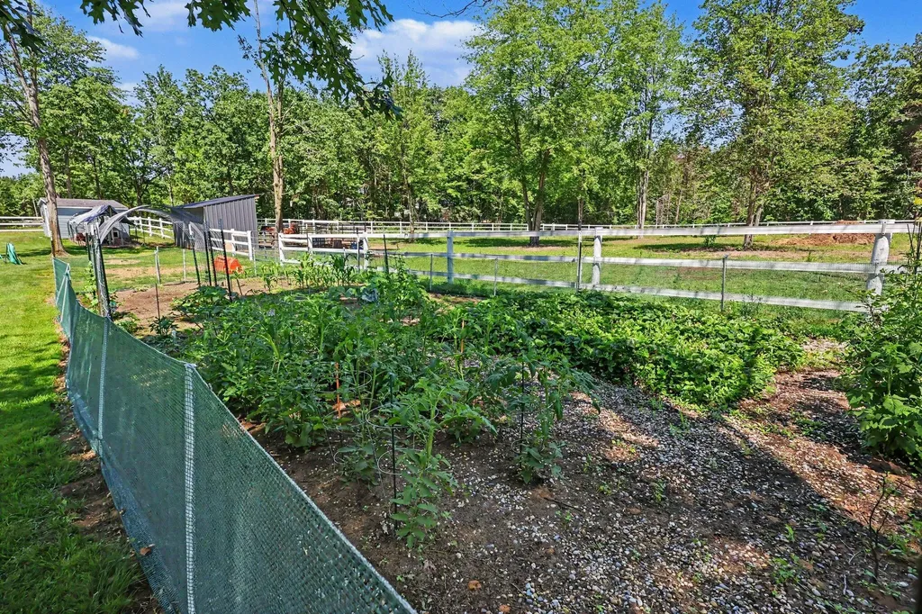 2932 S Maple Island Road Sullivan Township MI 49451