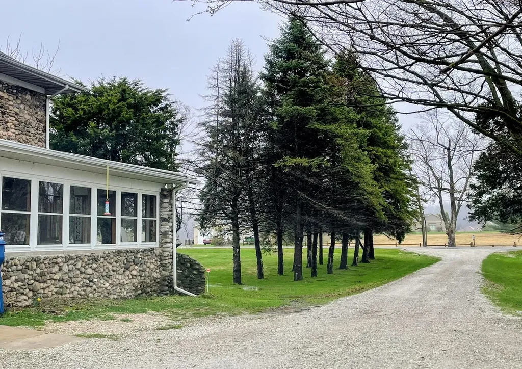 2311 E Glendora Road Buchanan Township MI 49107