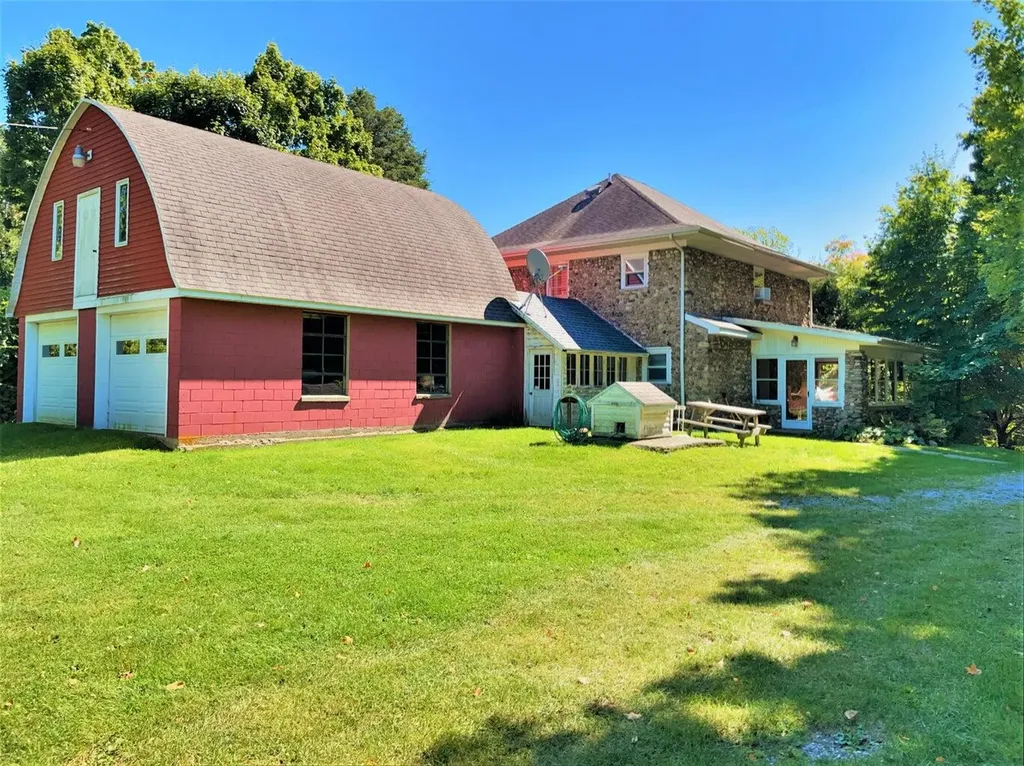 2311 E Glendora Road Buchanan Township MI 49107