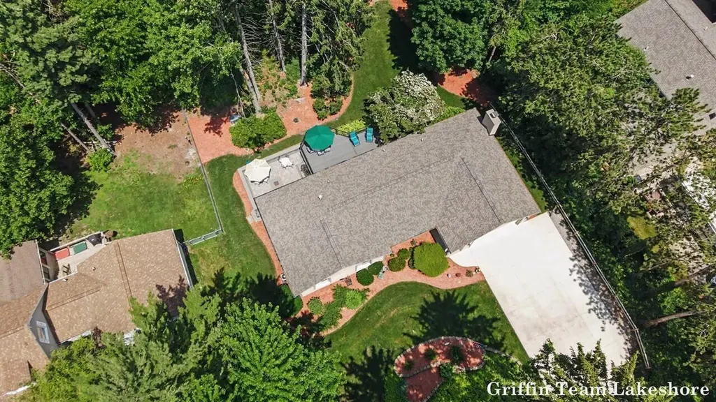 15911 Fendt Farm Drive Park Township MI 49424