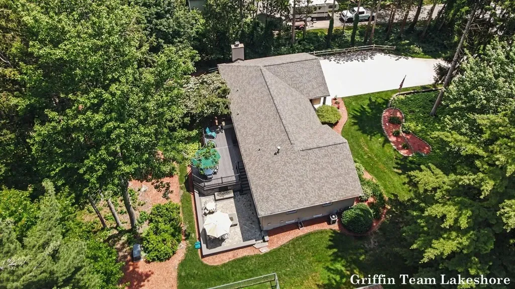 15911 Fendt Farm Drive Park Township MI 49424