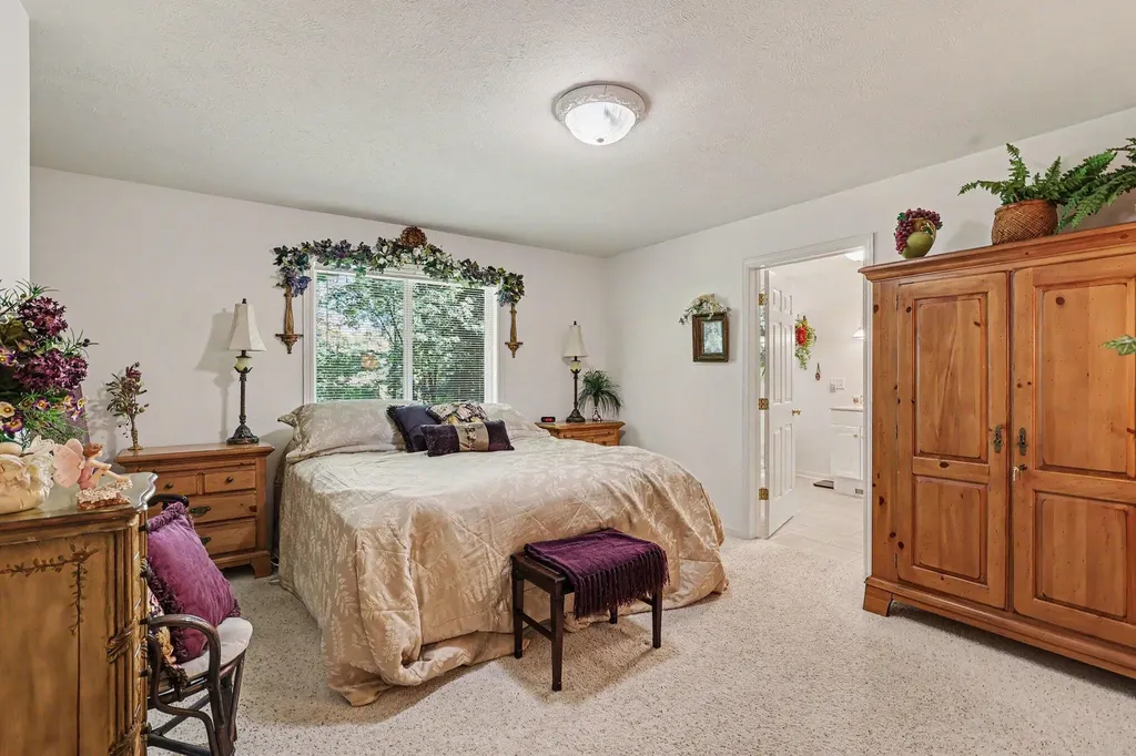 726 Glenvale Drive Coopersville City MI 49404