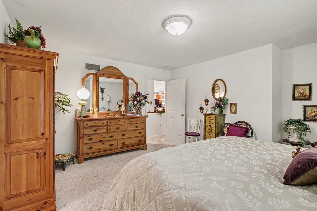726 Glenvale Drive Coopersville City MI 49404