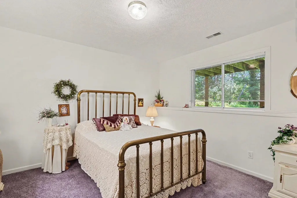 726 Glenvale Drive Coopersville City MI 49404