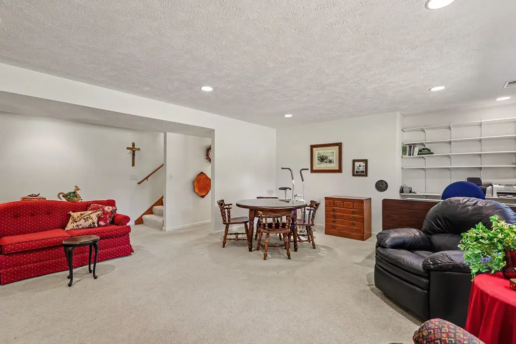 726 Glenvale Drive Coopersville City MI 49404