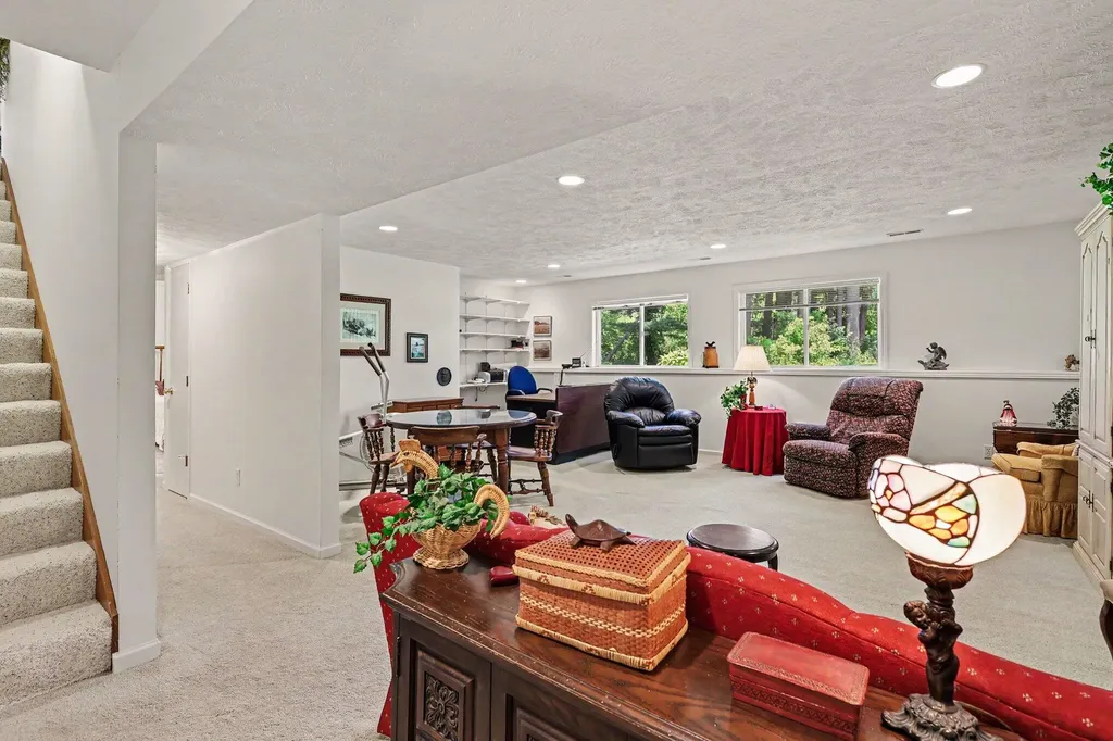 726 Glenvale Drive Coopersville City MI 49404