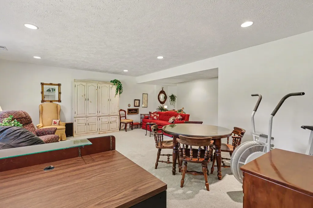 726 Glenvale Drive Coopersville City MI 49404