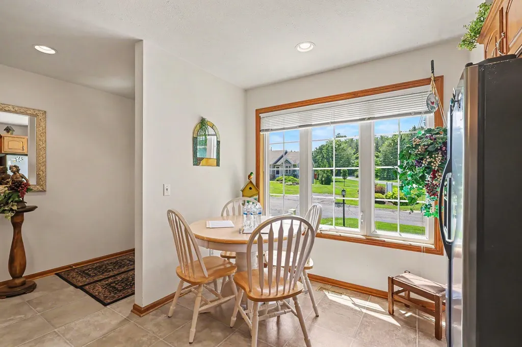726 Glenvale Drive Coopersville City MI 49404