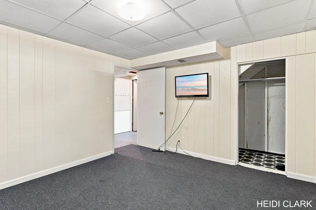 16105 Gary Avenue Grand Haven Charter Township MI 49417