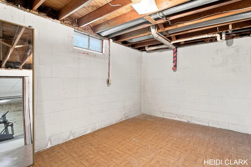 16105 Gary Avenue Grand Haven Charter Township MI 49417