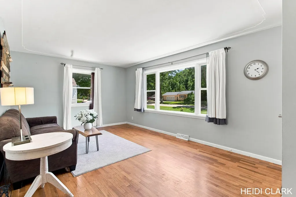 16105 Gary Avenue Grand Haven Charter Township MI 49417