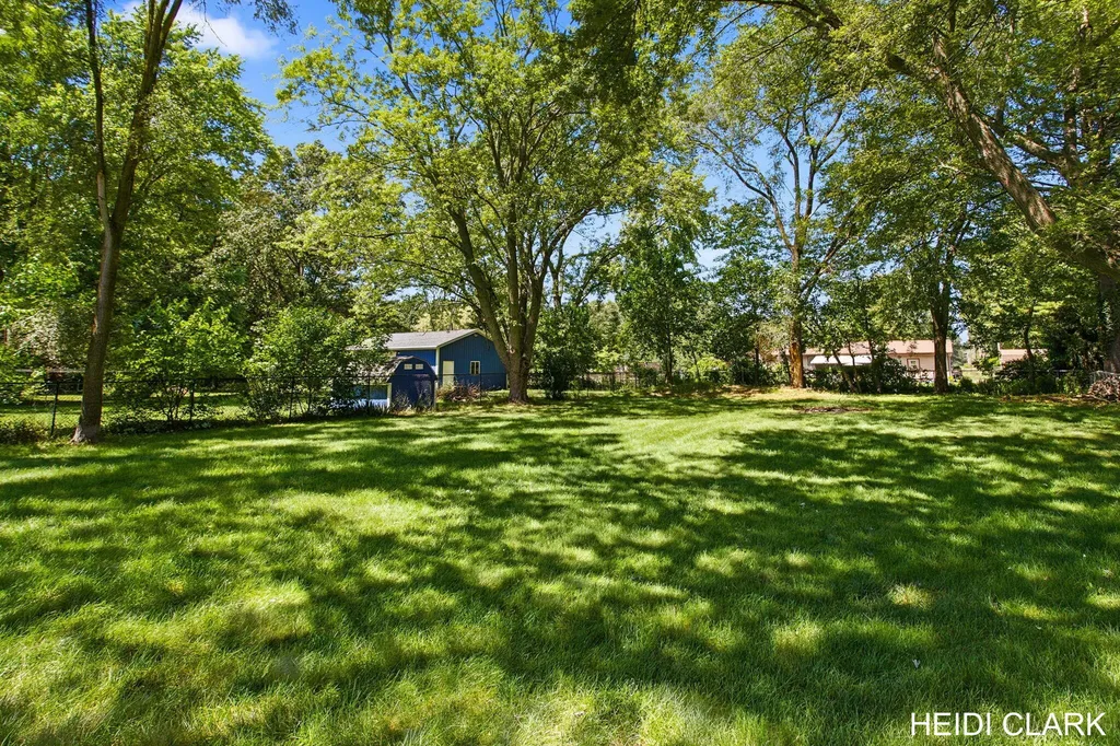 16105 Gary Avenue Grand Haven Charter Township MI 49417