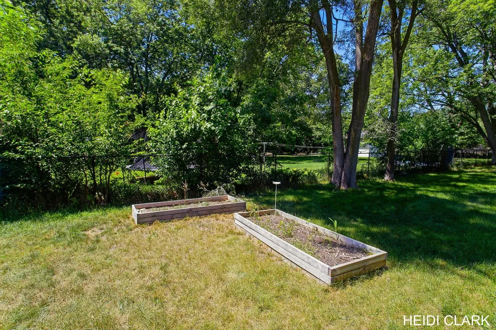 16105 Gary Avenue Grand Haven Charter Township MI 49417