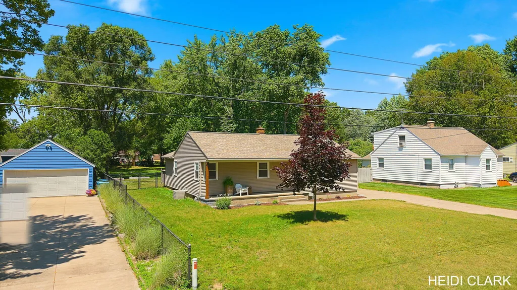 16105 Gary Avenue Grand Haven Charter Township MI 49417
