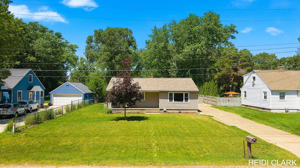 16105 Gary Avenue Grand Haven Charter Township MI 49417