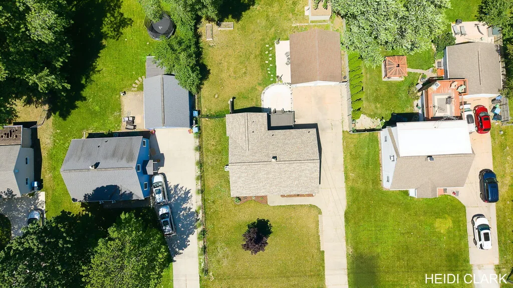16105 Gary Avenue Grand Haven Charter Township MI 49417