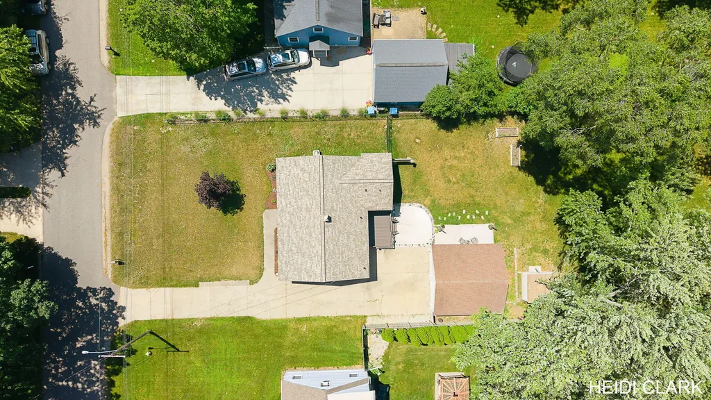 16105 Gary Avenue Grand Haven Charter Township MI 49417