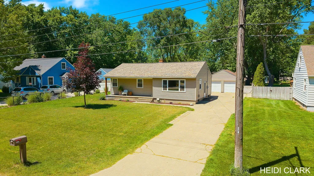 16105 Gary Avenue Grand Haven Charter Township MI 49417