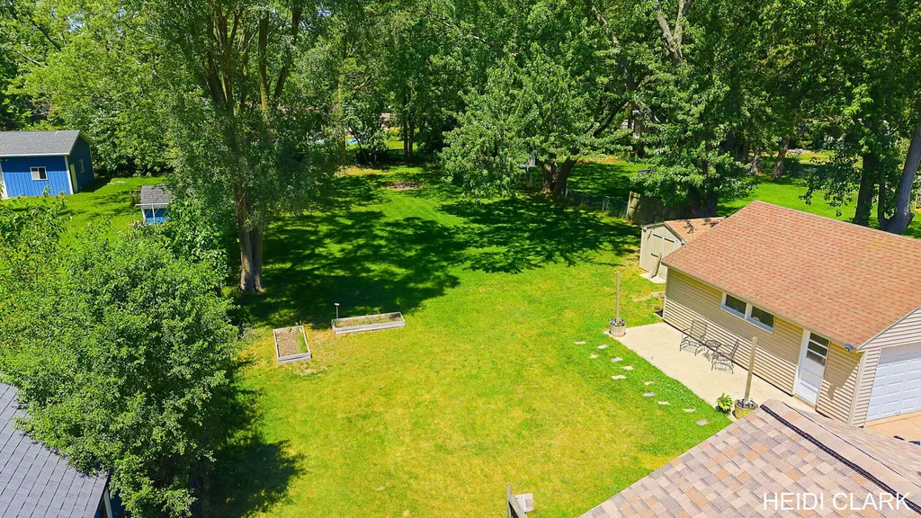 16105 Gary Avenue Grand Haven Charter Township MI 49417