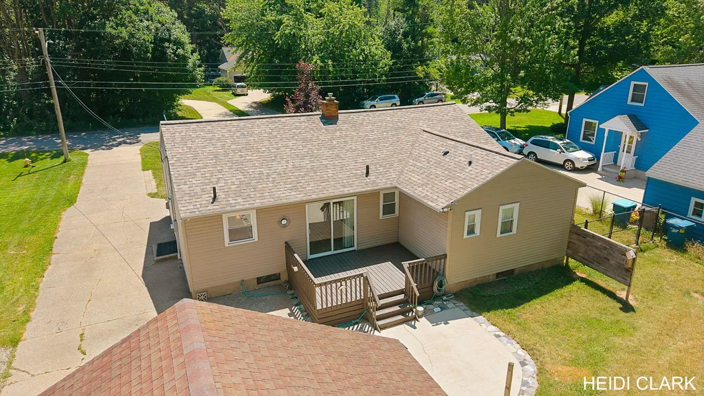 16105 Gary Avenue Grand Haven Charter Township MI 49417