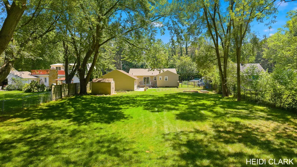 16105 Gary Avenue Grand Haven Charter Township MI 49417