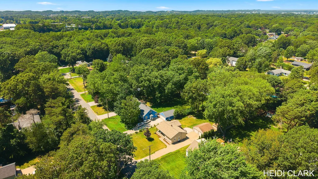 16105 Gary Avenue Grand Haven Charter Township MI 49417