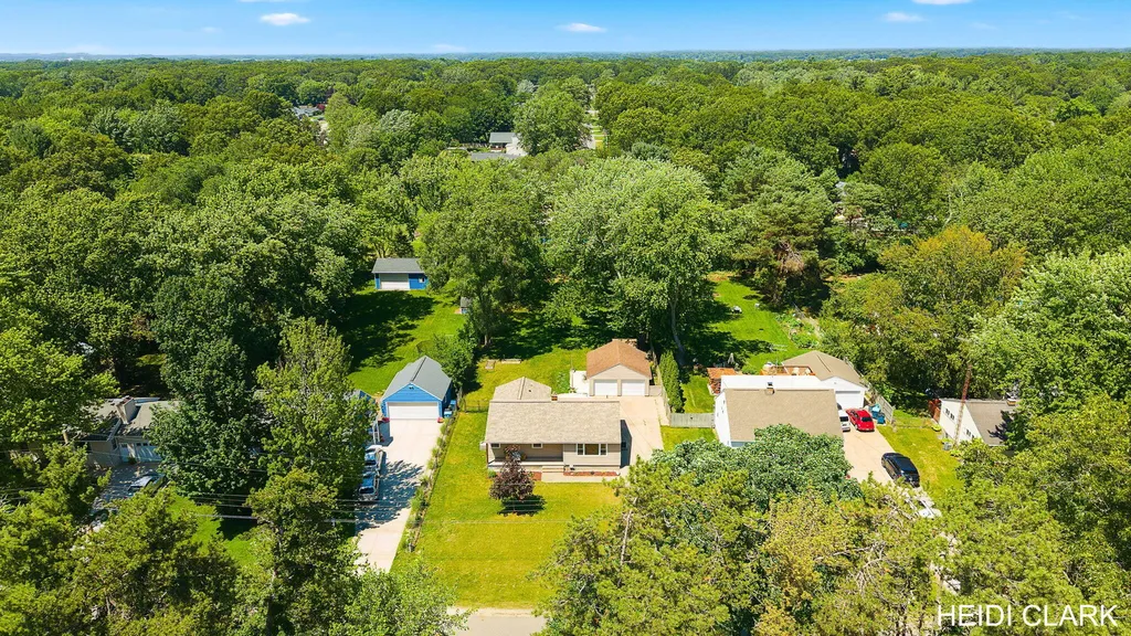 16105 Gary Avenue Grand Haven Charter Township MI 49417
