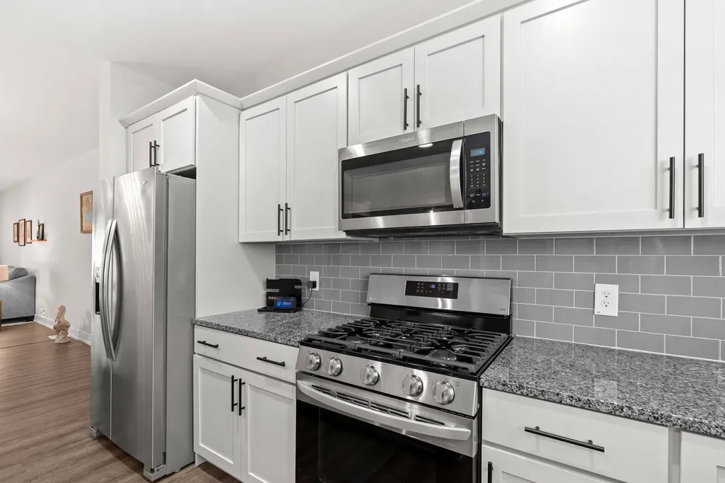 160 Keewatin Way Unknown City MI 49406