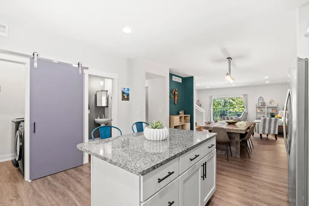 160 Keewatin Way Unknown City MI 49406