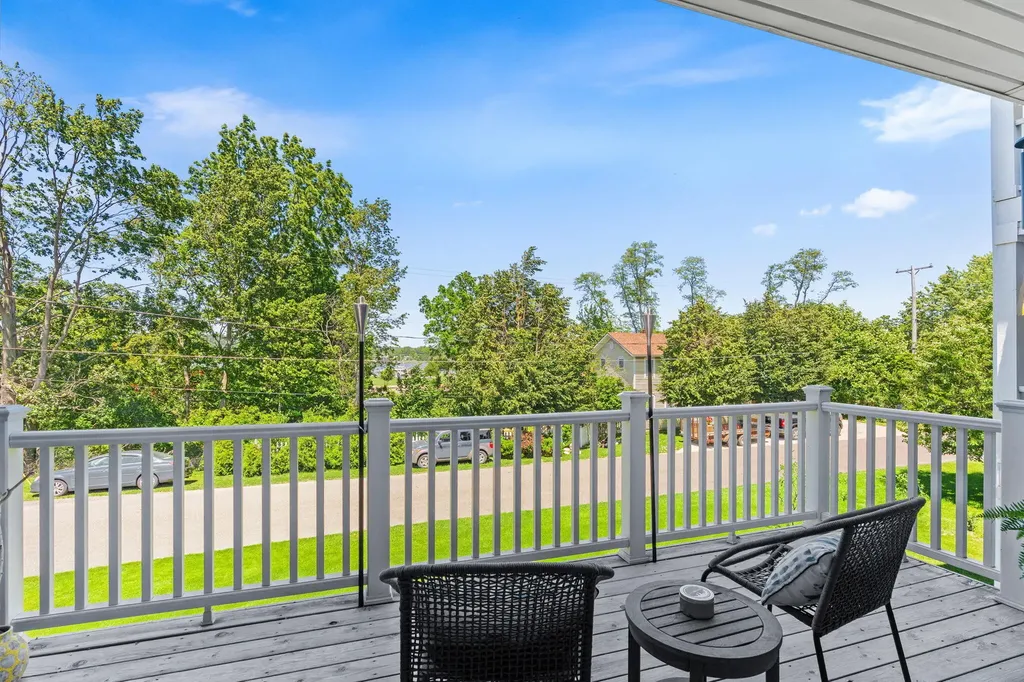 160 Keewatin Way Unknown City MI 49406