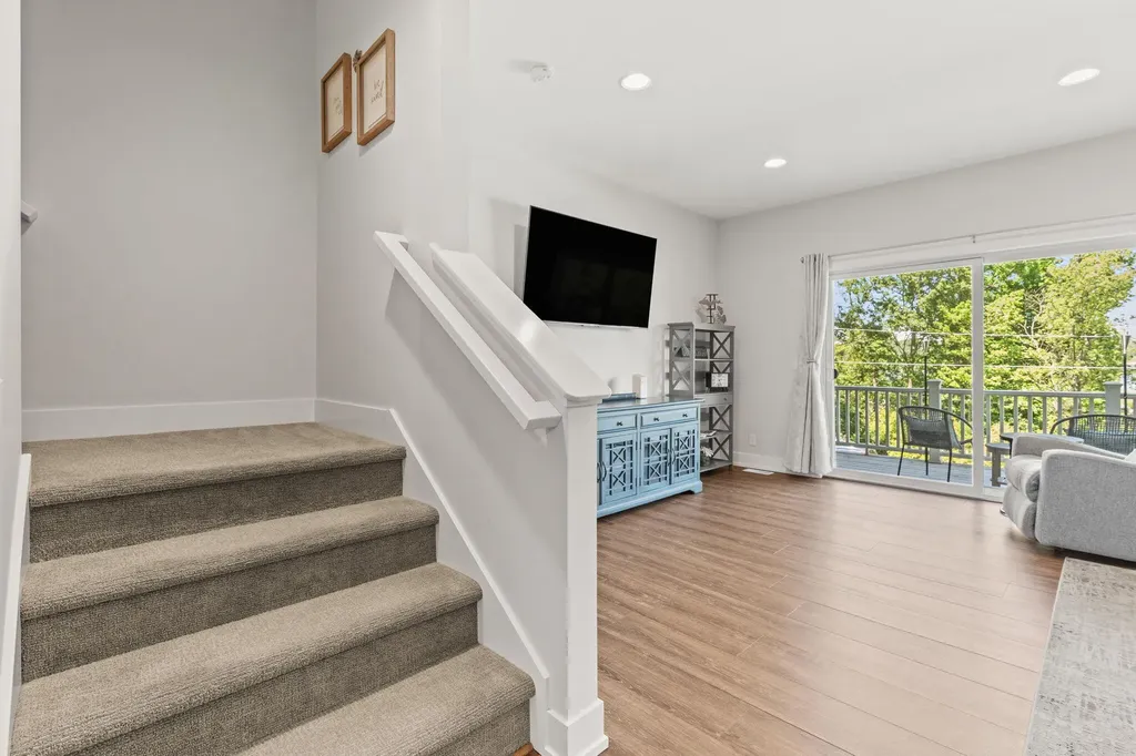 160 Keewatin Way Unknown City MI 49406