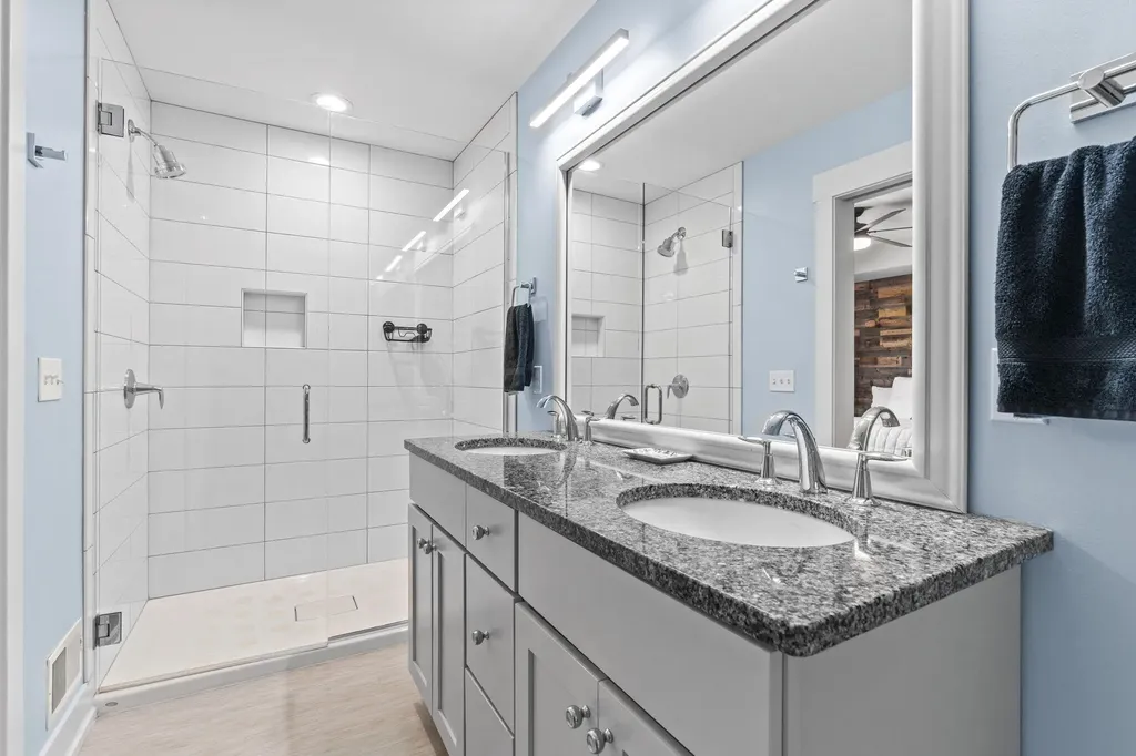 160 Keewatin Way Unknown City MI 49406
