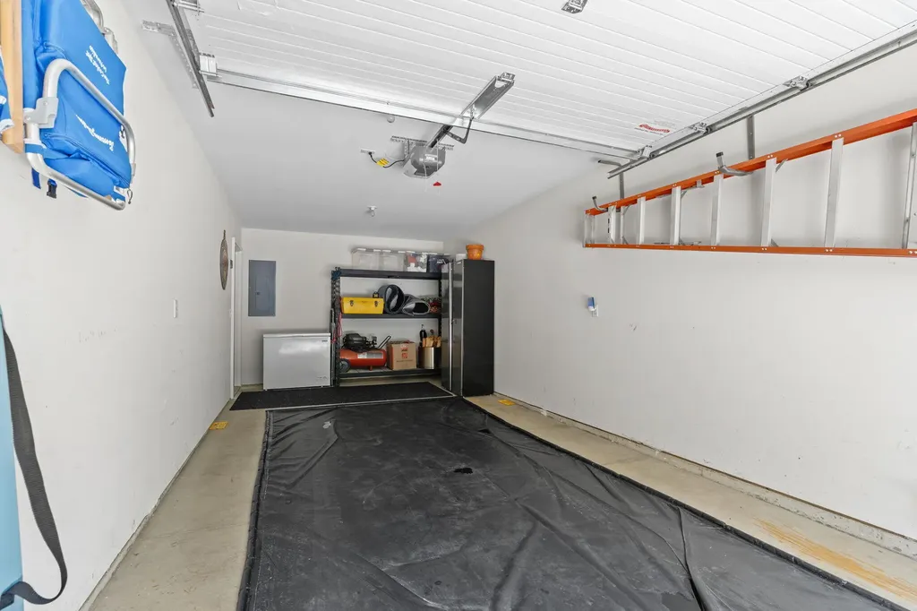 160 Keewatin Way Unknown City MI 49406